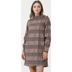 Beżowa Sukienka Indigo. Brązowe sukienki damskie Born2be, m, eleganckie, długie, midi, proste. Za 89,99 zł.