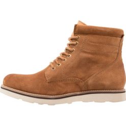 Botki męskie: Superdry STIRLING SLEEK BOOT Botki sznurowane dark tan