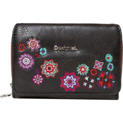 Desigual Portfel Mone Nanit Mini M aria Negro 19WAYP43 2000. Portfele damskie Desigual, z haftami. Za 235,00 zł.