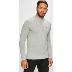 Tommy Jeans - Sweter. Niebieskie swetry klasyczne męskie marki Tommy Jeans, l, z nadrukiem, z bawełny, bez kaptura. Za 359,90 zł.