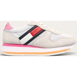 Tommy Jeans - Buty. Białe buty sportowe damskie Tommy Jeans, bez wzorów, z jeansu, sportowe. Za 399,90 zł.