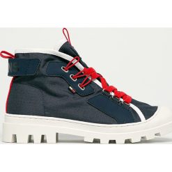 Tommy Jeans - Trampki. Niebieskie trampki i tenisówki damskie Tommy Jeans, bez wzorów, z jeansu, na sznurówki. Za 449,90 zł.