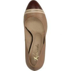CZÓŁENKA KANIOWSKI K-1526. Brązowe buty ślubne damskie Casu, na koturnie. Za 249,99 zł.