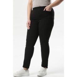 Czarne Spodnie Jegginsy Sweet Show. Czarne jeansy damskie Born2be, xl. W wyprzedaży za 54,99 zł.