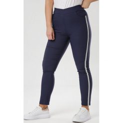 Granatowe Spodnie Diolena. Niebieskie spodnie damskie Born2be, xl, z dresówki. W wyprzedaży za 79,99 zł.