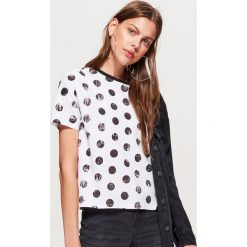 T-shirty damskie: Koszulka w grochy kolekcja equal - Biały