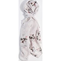 Chustka w kwiaty - Wielobarwn. Szare chusty damskie Mohito, w kwiaty. Za 39,99 zł.