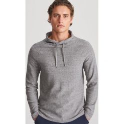 Sweter z kołnierzem - Jasny szary. Szare swetry męskie Reserved, s, bez wzorów, bez kołnierzyka, bez kaptura. Za 99,99 zł.