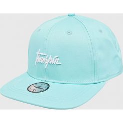 True Spin - Czapka Script Snap. Niebieskie czapki męskie marki True Spin. W wyprzedaży za 49,90 zł.