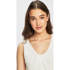 Haily's - Top. Białe bluzki damskie Haily's, s, bez wzorów, z poliesteru, z okrągłym kołnierzem. W wyprzedaży za 37,90 zł.
