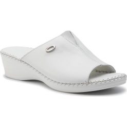 Klapki LASOCKI - ARC-ARCO-01 White. Białe klapki damskie Lasocki, bez wzorów, ze skóry, bez obcasa, na obcasie. Za 79,99 zł.