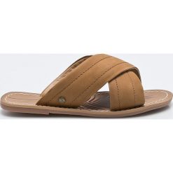 Pepe Jeans - Klapki Malibu Essential. Klapki damskie Pepe Jeans, bez wzorów, z jeansu, bez obcasa, na obcasie. W wyprzedaży za 119,90 zł.