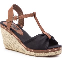 Espadryle REFRESH - 69927 Negro. Czarne espadryle damskie Refresh, bez wzorów, ze skóry ekologicznej, bez obcasa, na obcasie. W wyprzedaży za 119,00 zł.