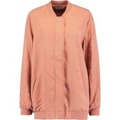 Kurtki damskie: Moss Copenhagen MIRO Kurtka Bomber mocha mousse