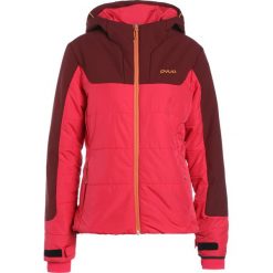 PYUA UNION Kurtka snowboardowa jester red/jazzy pink. Czerwone kurtki damskie marki PYUA, xs, z poliesteru, narciarskie. W wyprzedaży za 734,50 zł.