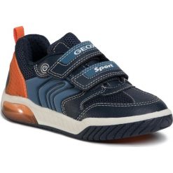 Sneakersy GEOX - J Inek B. D J949CD 0FE14 C0820 S Navy/Orange. Niebieskie trampki chłopięce Geox, bez wzorów, ze skóry ekologicznej, na rzepy. W wyprzedaży za 199,00 zł.