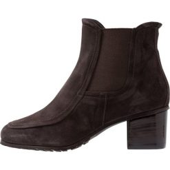 Erika Rocchi Ankle boot testa di moro. Brązowe botki damskie na zamek Erika Rocchi, z materiału. Za 799,00 zł.