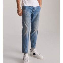 Jeansy carrot regular - Niebieski. Niebieskie jeansy męskie Reserved, m, bez wzorów. Za 149,99 zł.