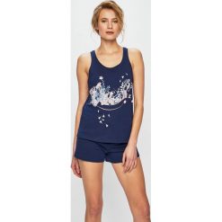 Triumph - Top piżamowy. Niebieskie piżamy damskie Triumph, s, z nadrukiem, z bawełny, z okrągłym kołnierzem. W wyprzedaży za 89,90 zł.