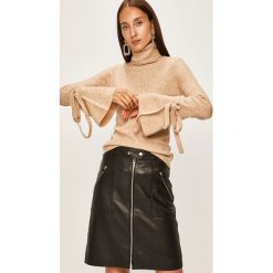 Silvian Heach - Sweter. Brązowe swetry damskie Silvian Heach, s, bez wzorów, z elastanu, klasyczne, bez rękawów, bez kaptura. W wyprzedaży za 219,95 zł.