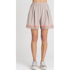 SZORTY Twinset U&B. Brązowe szorty damskie Twinset U&B, s, bez wzorów. Za 300,30 zł.