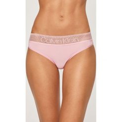 Calvin Klein Underwear - Brazyliany. Różowe majtki damskie Calvin Klein Underwear, xs, z elastanu. W wyprzedaży za 59,90 zł.