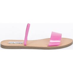 Steve Madden - Klapki Dasha. Różowe klapki damskie Steve Madden, bez wzorów, z gumy, bez obcasa, na obcasie. W wyprzedaży za 99,90 zł.