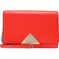 Torebki klasyczne damskie: Emporio Armani BORSA TRACOLLA METAL DETAIL CROSSBODY FLAP Torba na ramię corallo
