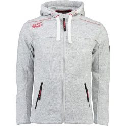 Kurtka polarowa w kolorze biało-szarym. Szare bluzy męskie xxl, z haftami, z polaru, z kapturem. W wyprzedaży za 152,95 zł.