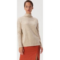 Sweter basic z golfem - Beżowy. Brązowe swetry damskie Sinsay, s, bez wzorów, bez rękawów. Za 59,99 zł.