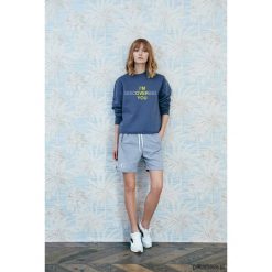 Szara bluza damska DISCOVERING. Szare bluzy damskie Pakamera, m, z aplikacjami, bez rękawów, bez kaptura. Za 279,00 zł.