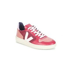 Buty Veja V-10. Czerwone trampki i tenisówki damskie marki Veja, bez wzorów, bez zapięcia. Za 439,20 zł.