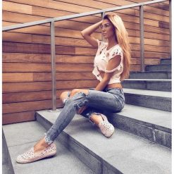 Lu Boo Damskie Baleriny Różowe Espadryle w Kwiaty Macarena. Różowe baleriny damskie Tagless, w kwiaty, ze skóry ekologicznej, bez obcasa. Za 69,00 zł.