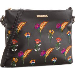 Torebka MONNARI - BAG3350-020 Czarny. Czarne torebki klasyczne damskie marki Monnari, bez wzorów, ze skóry ekologicznej, eleganckie, bez dodatków. W wyprzedaży za 109,00 zł.