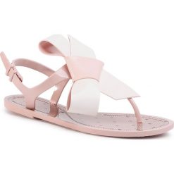 Sandały RED VALENTINO - TQ0S0D92XAC Nude/Lat C6A. Różowe klapki damskie Red Valentino, bez wzorów, z tworzywa sztucznego, bez obcasa, na obcasie. W wyprzedaży za 519,00 zł.