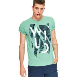T-shirt z nadrukiem. Zielone t-shirty męskie Top Secret, na zimę, xxl, z nadrukiem, z bawełny, wakacyjne, bez kołnierzyka, krótkie. W wyprzedaży za 29,99 zł.