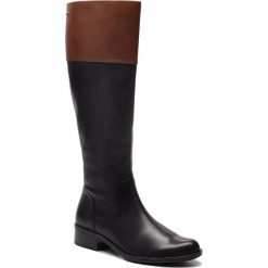 Oficerki CAPRICE - 9-25522-21 Black Multi 011. Czarne kozaki damskie marki Caprice, ze skóry, przed kolano, na wysokim obcasie, na obcasie, bez zapięcia. W wyprzedaży za 389,00 zł.