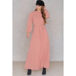 Długie sukienki: SheIn Sukienka z paskiem - Pink