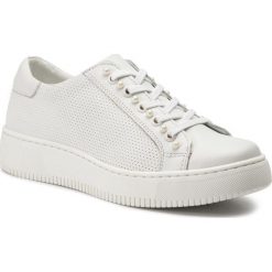 Sneakersy QUAZI - QZ-12-02-000084 702. Białe półbuty damskie QUAZI, bez wzorów, ze skóry, bez obcasa, na płaskiej podeszwie, bez zapięcia. W wyprzedaży za 139,00 zł.
