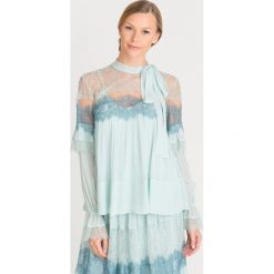 BLUZKA TWINSET. Zielone bluzki damskie Twinset, m, w koronkowe wzory, z koronki, z okrągłym kołnierzem, bez rękawów. Za 629,30 zł.