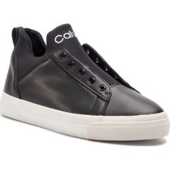 Sneakersy CALVIN KLEIN - Valorie E4454 Black. Czarne półbuty damskie Calvin Klein, na co dzień, bez wzorów, ze skóry ekologicznej, bez obcasa, na płaskiej podeszwie, bez zapięcia. Za 569,00 zł.