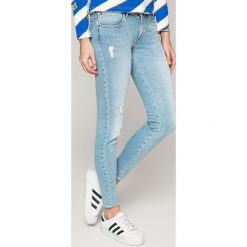 Wrangler - Jeansy Fresh Tornado. Niebieskie proste jeansy damskie marki Wrangler, m, z elastanu. W wyprzedaży za 259,90 zł.