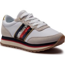Sneakersy TOMMY HILFIGER - Sequins Retro Runner FW0FW03703 White 100. Białe półbuty damskie TOMMY HILFIGER, z zamszu. W wyprzedaży za 399,00 zł.