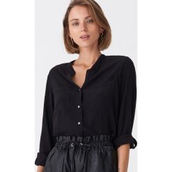 Bluzka z kieszeniami - Czarny. Czarne bluzki damskie House, s, bez wzorów, bez kołnierzyka, bez rękawów. Za 59,99 zł.