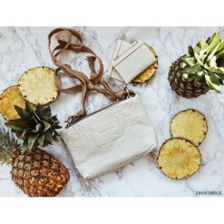 Ananas Bag Natural - wegańska torebka. Torebki klasyczne damskie Pakamera, bez wzorów, na ramię, bez dodatków. Za 399,00 zł.