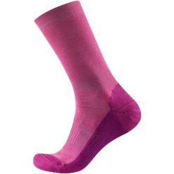 Devold Skarpety Sportowe Damskie Multi Medium Woman Sock Cerise 38-40. Czerwone skarpetki damskie marki Devold, bez wzorów, z wełny. Za 59,00 zł.