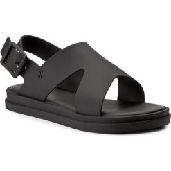 Sandały MELISSA - Free Ad 32214 Black 01003. Czarne klapki damskie Melissa, bez wzorów, z tworzywa sztucznego, bez obcasa. W wyprzedaży za 189,00 zł.