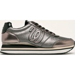 Wrangler - Buty. Czarne buty sportowe damskie Wrangler, bez wzorów, z gumy, sportowe. Za 299,90 zł.