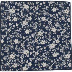 Granatowa Elegancka Męska Poszetka -ALTIES- w Kremowe Kwiaty POSZALTTANIA0235. Niebieskie poszetki męskie Alties, w kwiaty, z materiału, eleganckie. Za 16,90 zł.