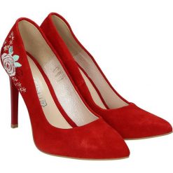 BALDACCINO 9840/H-I23 CZERWONY ZAMSZ 38 - BALDACCINO9840/H-I2338 - - Czółenka. Czerwone czółenka damskie Baldaccini, bez wzorów, z zamszu, bez obcasa. W wyprzedaży za 149,40 zł.